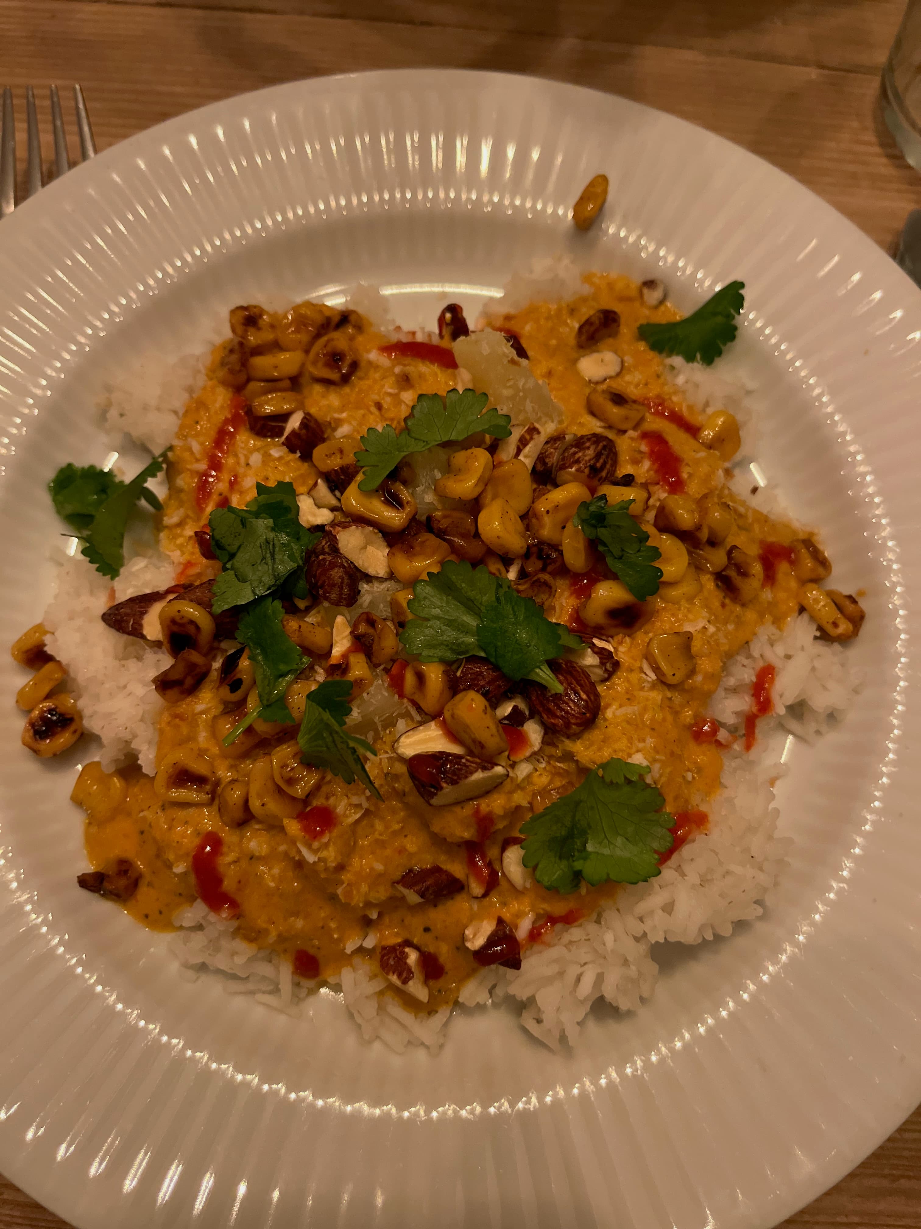 Kylling i cremet karry med ris